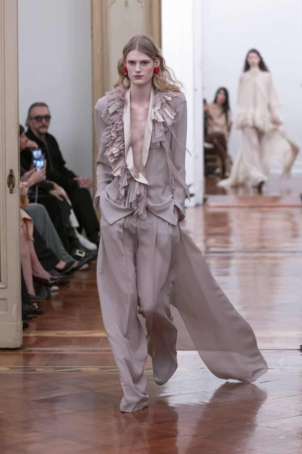 Alberta Ferretti: Ready-To-Wear AW25 - 10 Magazine USA